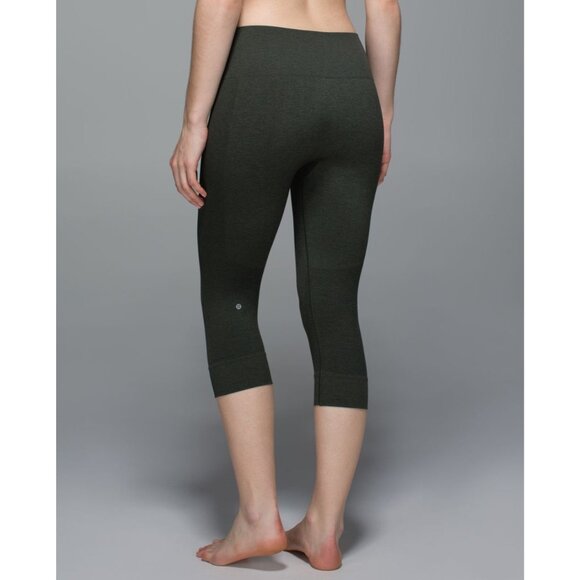 Lululemon Pants - Lululemon Seamlessly Street Crop Capri Legging Green Women's 2 Athletic Yoga Gym